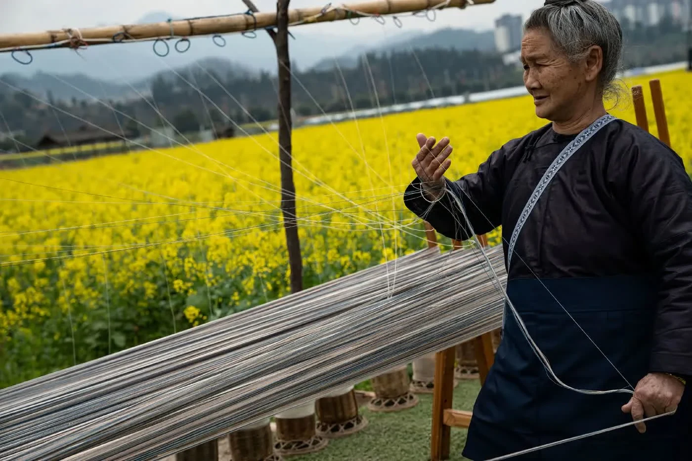 Artisans preparing real fibre by hand
